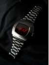 Customer picture of Hamilton Amerikaanse klassieke psr digitale quartz (40,8 mm) zwart-rode display / roestvrijstalen armband H52414130
